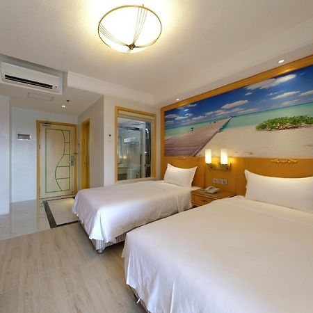 Royal J Hotel Cebu Esterno foto