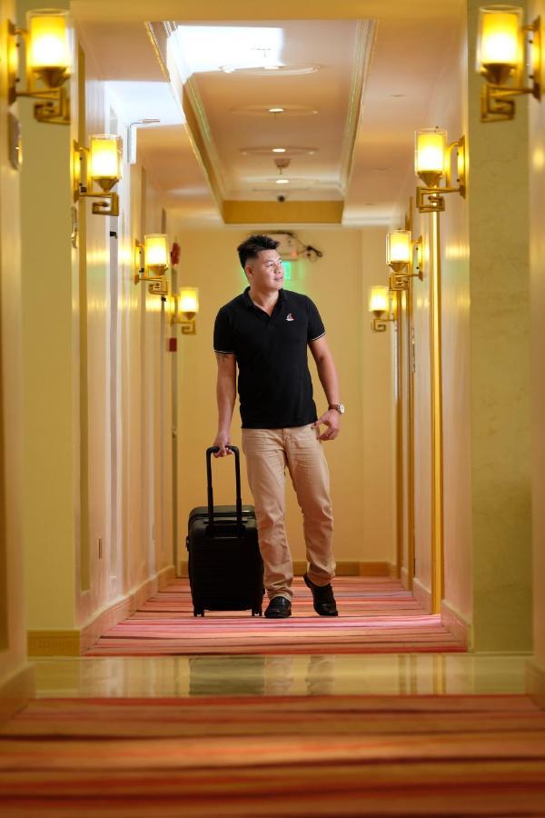 Royal J Hotel Cebu Esterno foto