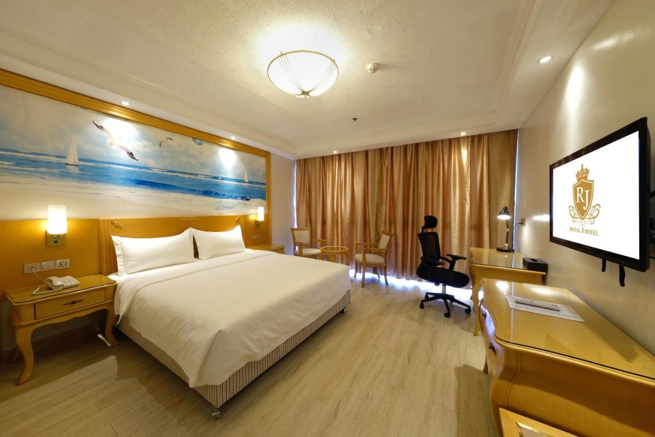 Royal J Hotel Cebu Esterno foto