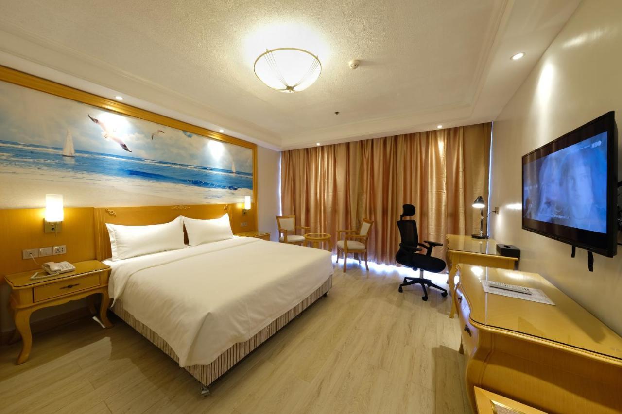 Royal J Hotel Cebu Esterno foto